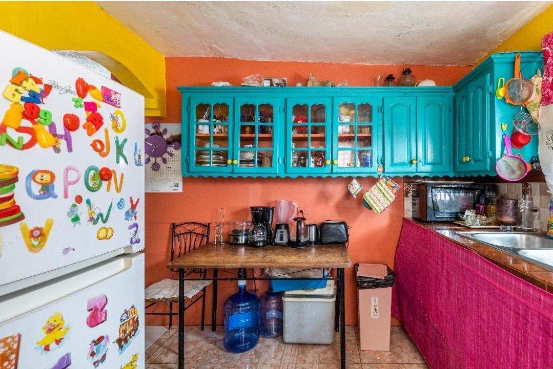 Colorful Private Room Oasis Монтего-Бей Екстер'єр фото